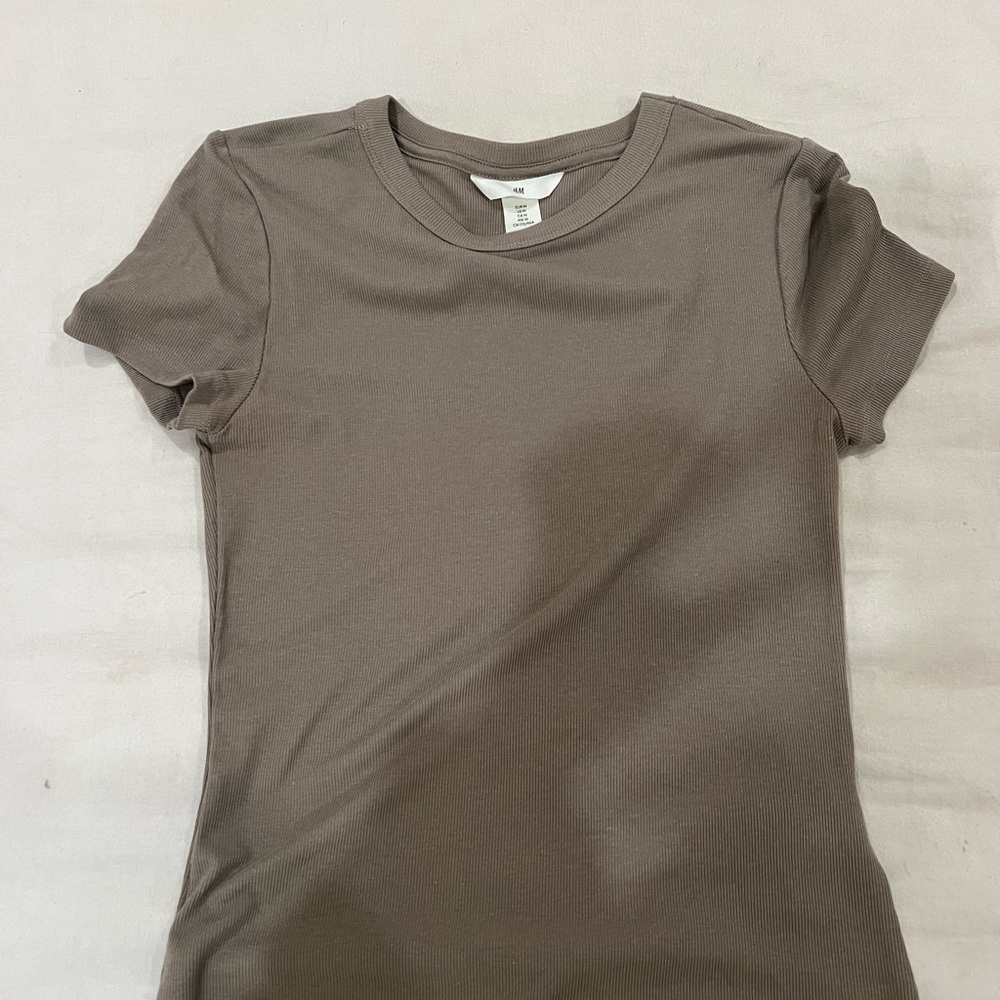 H&M Taupe Short Sleeve Tee